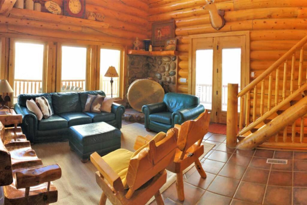 Red Rock Ranch Log Cabin: Large, Fully Furnished إيسكالانتي المظهر الخارجي الصورة
